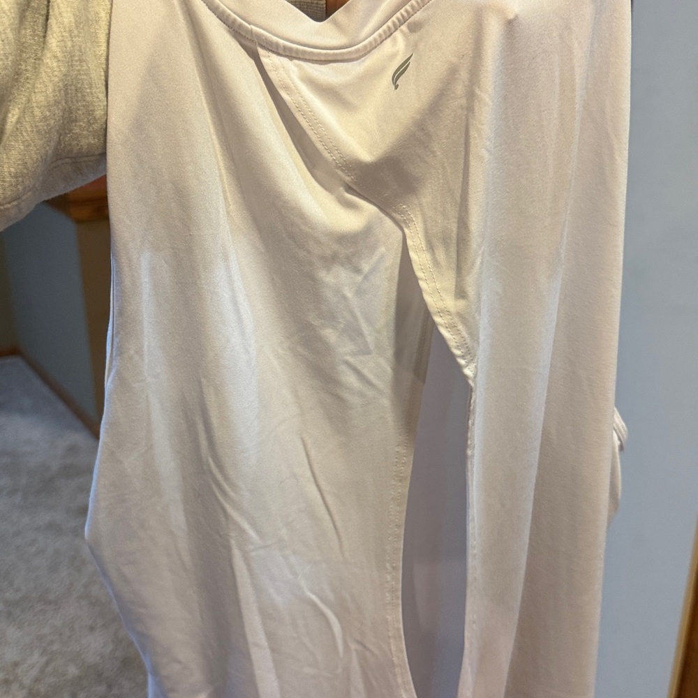 Fabletics White Open Back Sleeveless Tee - Picture 4 of 4